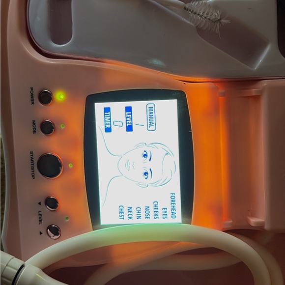 Advanced Skincare Device - Pink - Picture 1 of 5